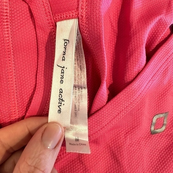 Lorna Jane racer back tank top bright pink back pocket gym ladies size medium - Picture 4 of 6